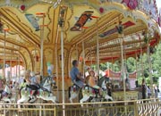 there are many fairground rides